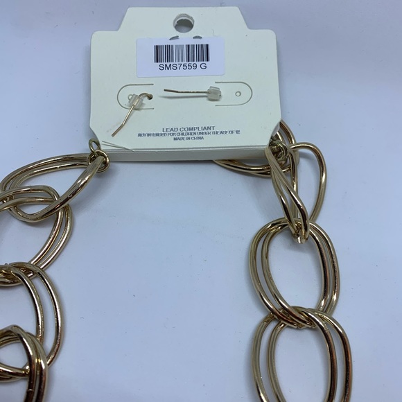 Mia Collection Gold Tone Necklace and Earings - Picture 3 of 3